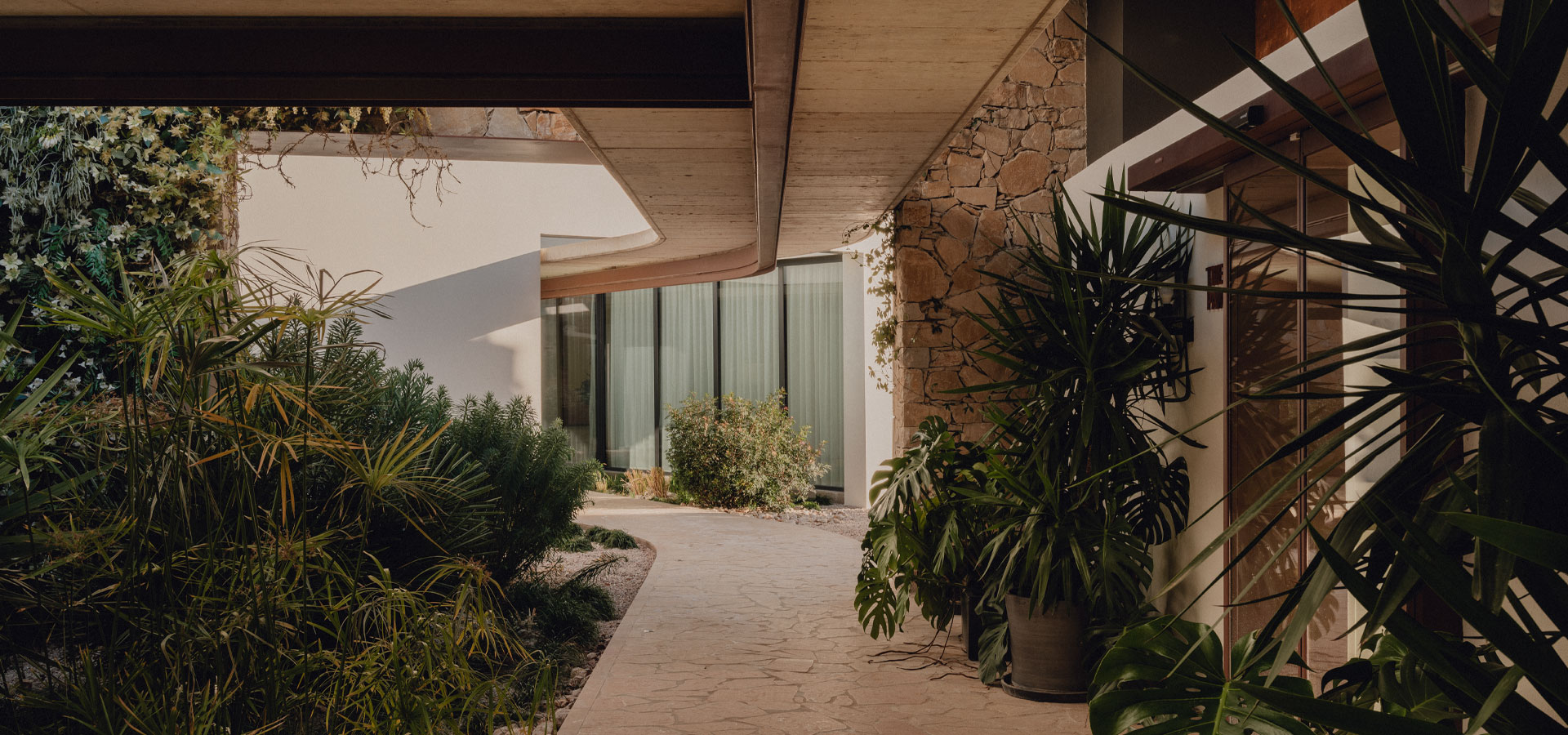 spa-camiral-japanese-landscape-lagula-arquitectura-02
