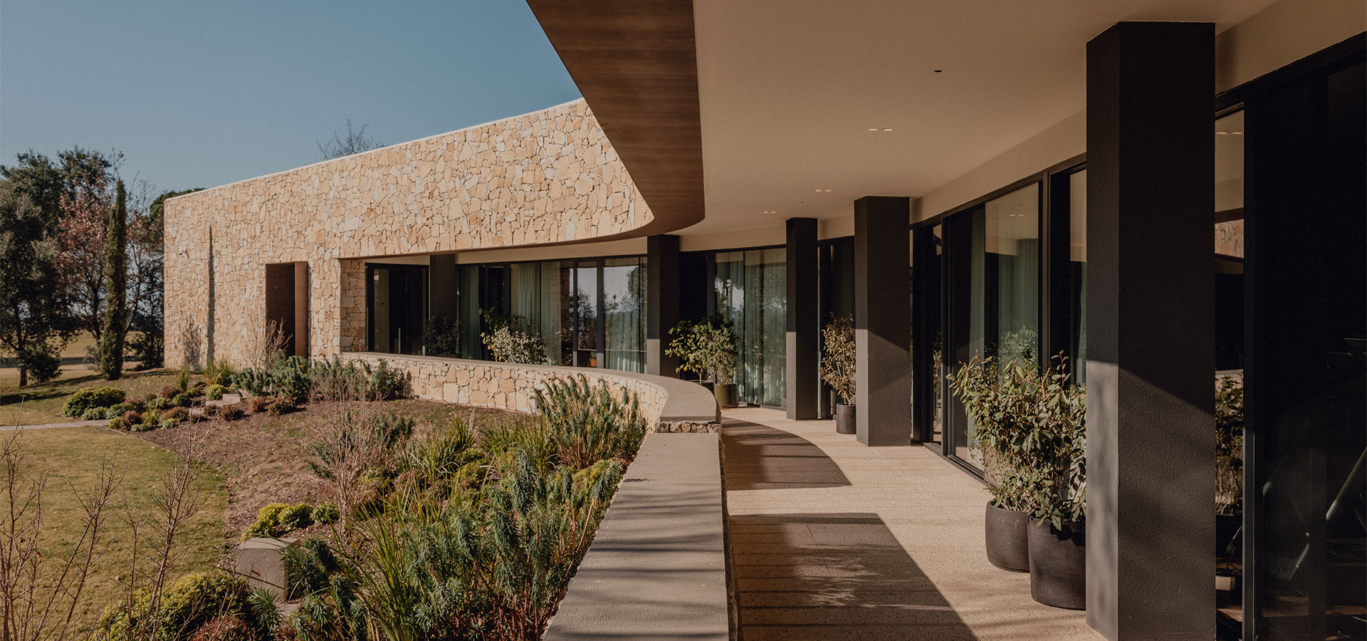 spa-camiral-japanese-landscape-lagula-arquitectura (1)