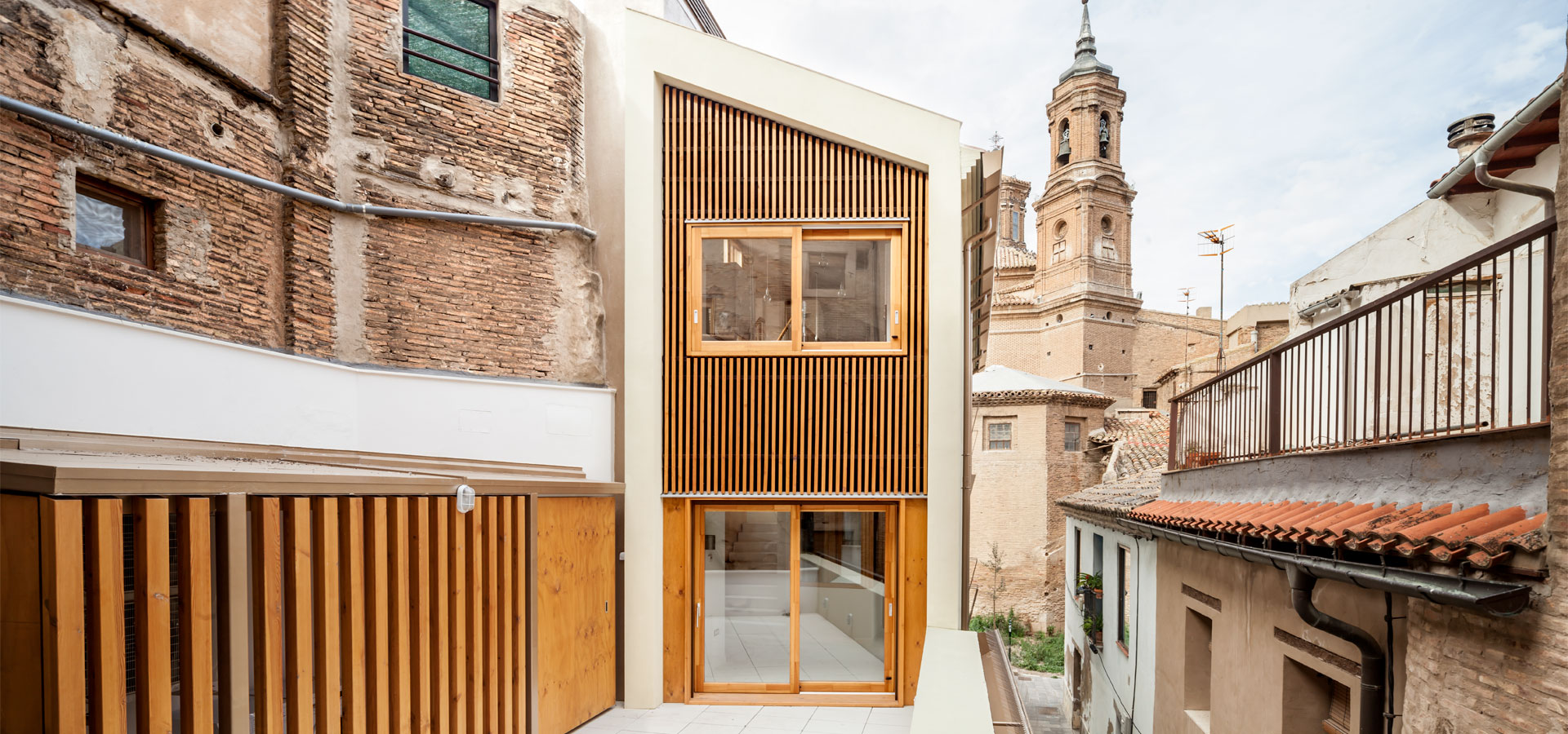 tudela-house-navarra-facade-lagula-arquitectura-03